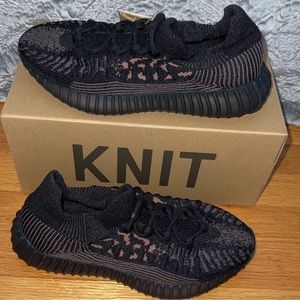 YZY 350 V2 CMPCT